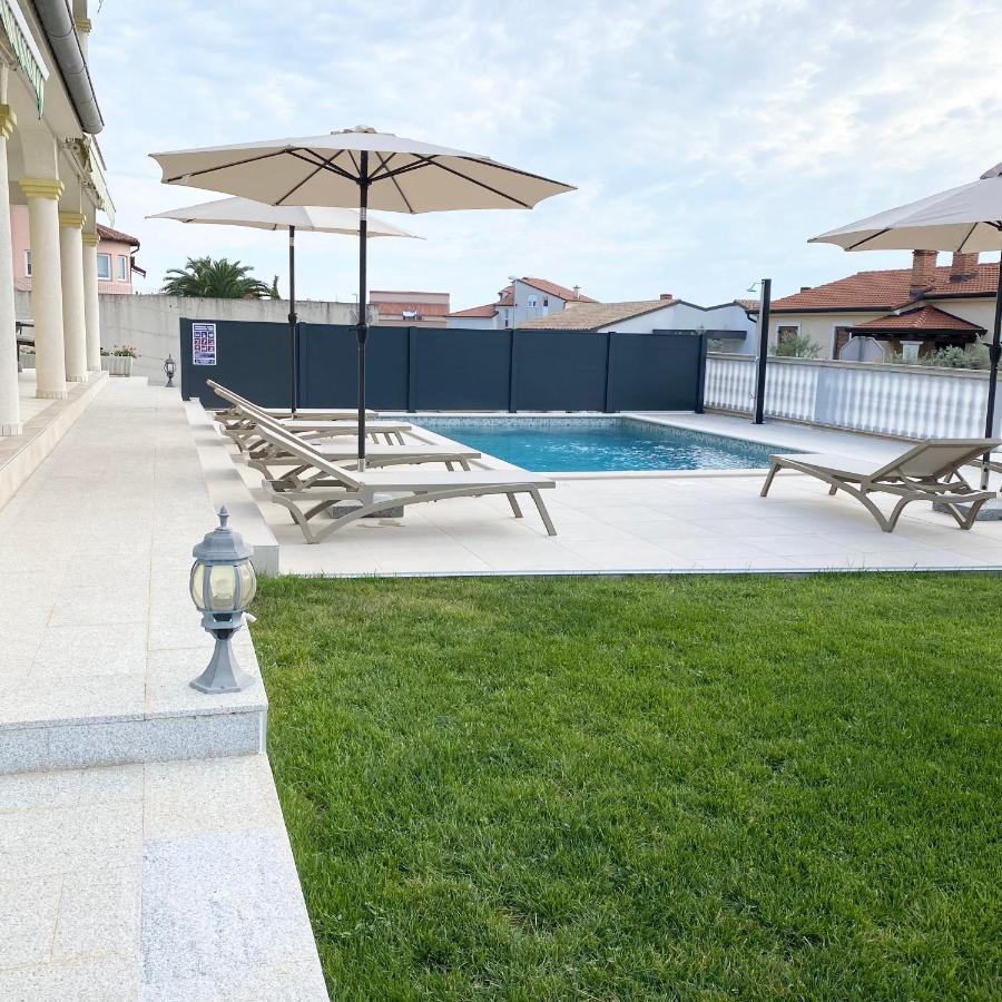PUY Apartment Komljenovic מראה חיצוני תמונה