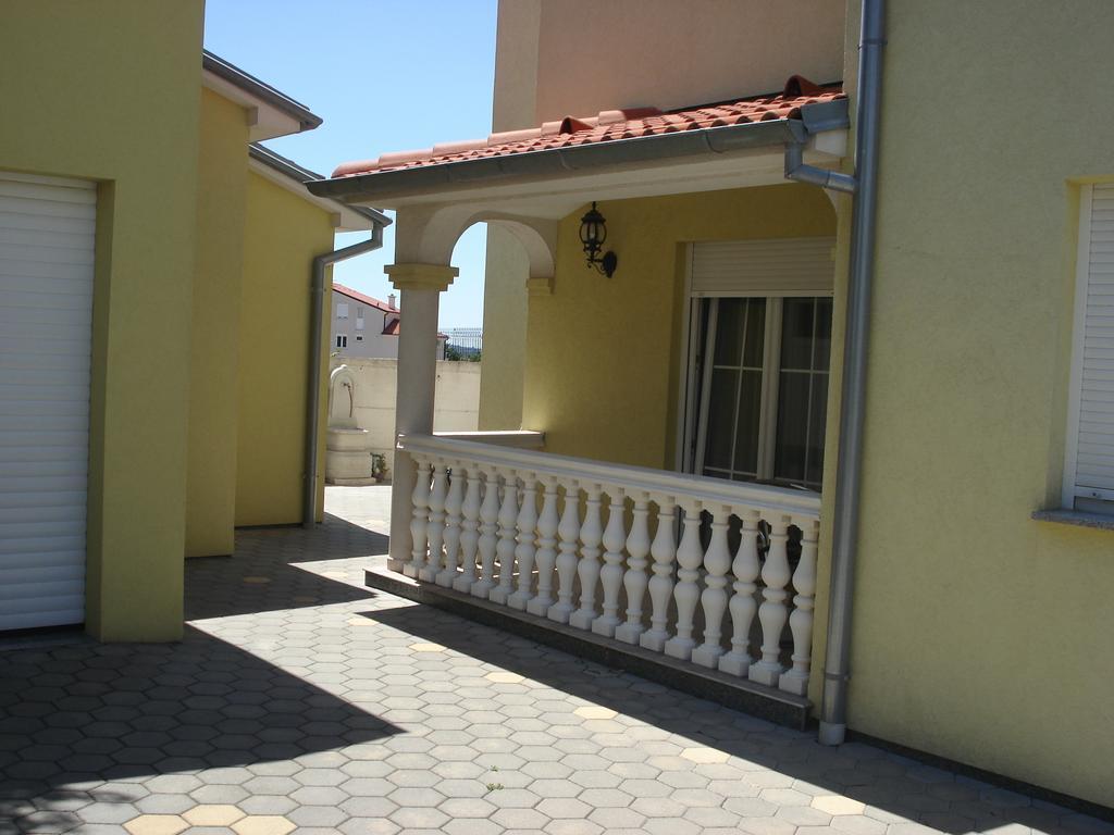 PUY Apartment Komljenovic מראה חיצוני תמונה