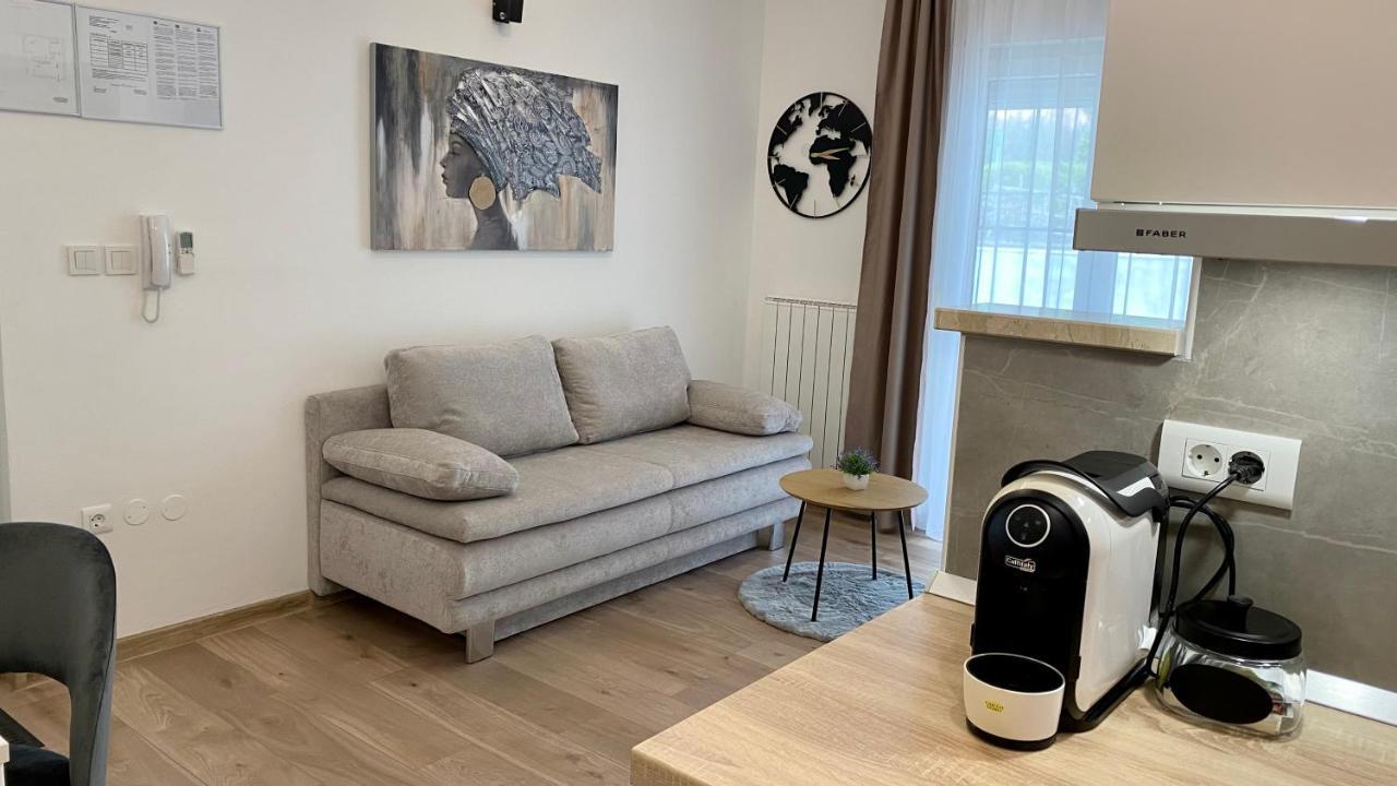 PUY Apartment Komljenovic מראה חיצוני תמונה